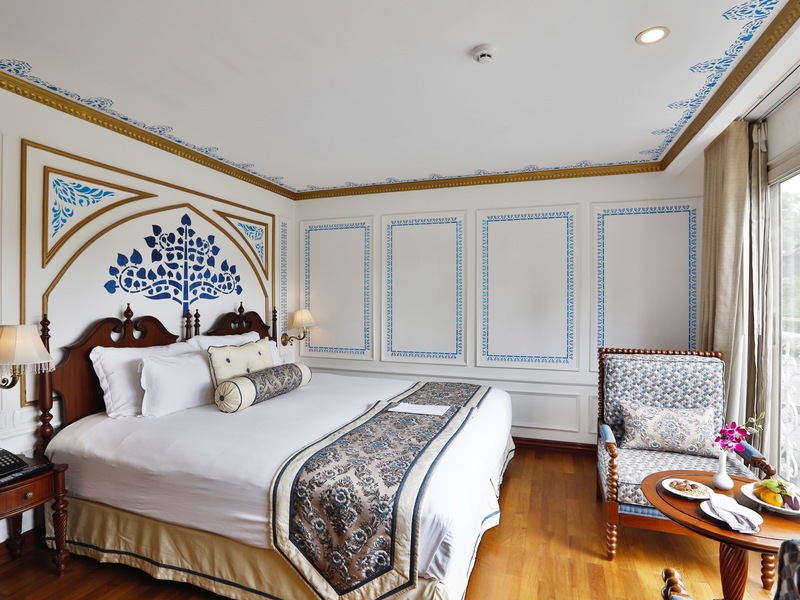 Signature Suite